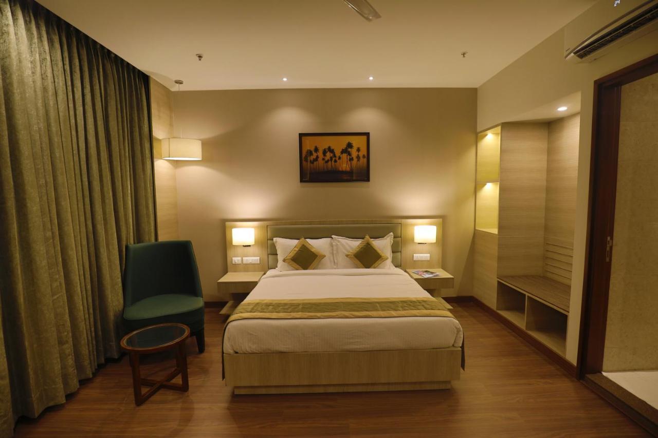 Goa Country Club Hotel Gurgaon Bagian luar foto