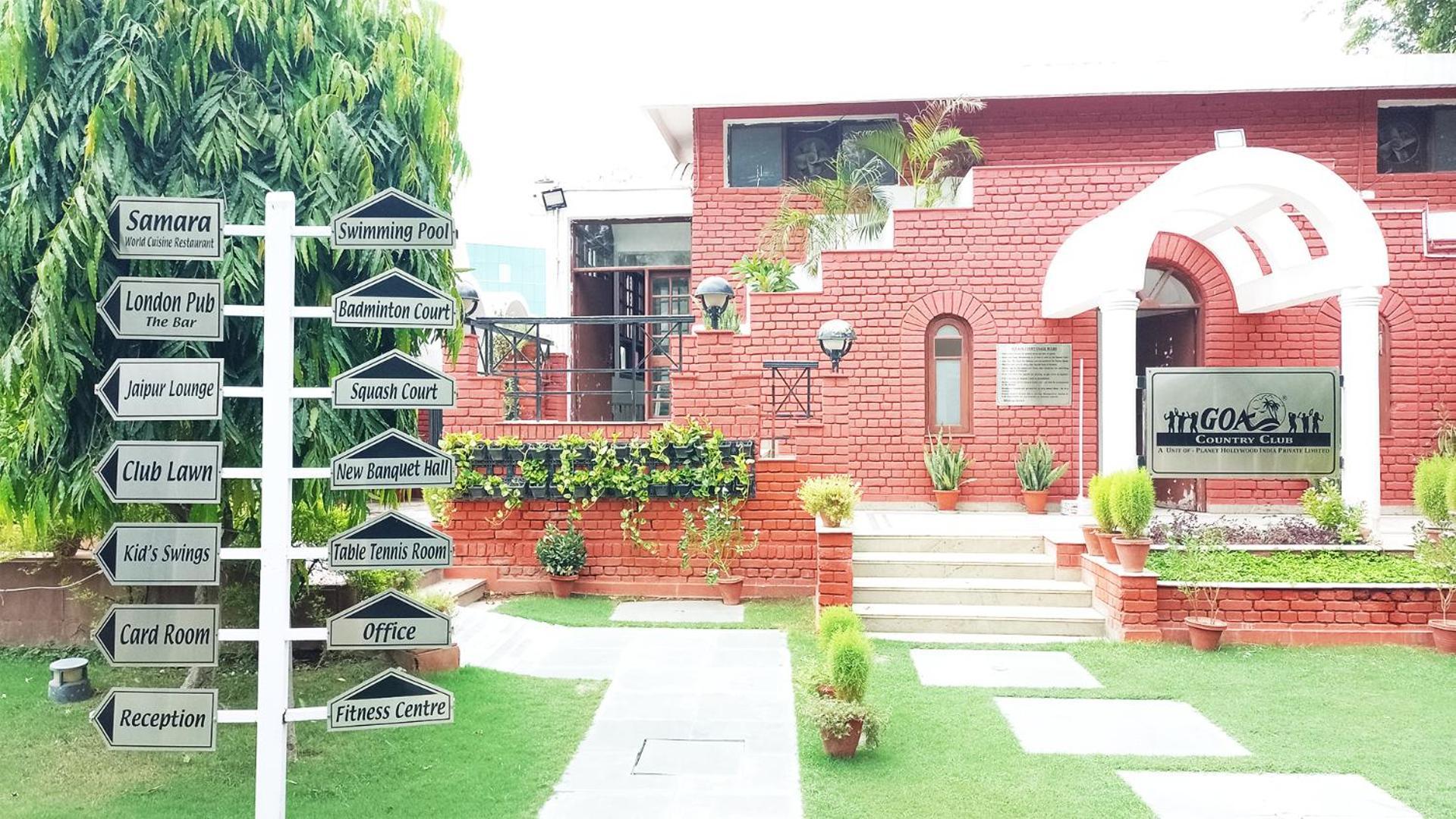 Goa Country Club Hotel Gurgaon Bagian luar foto