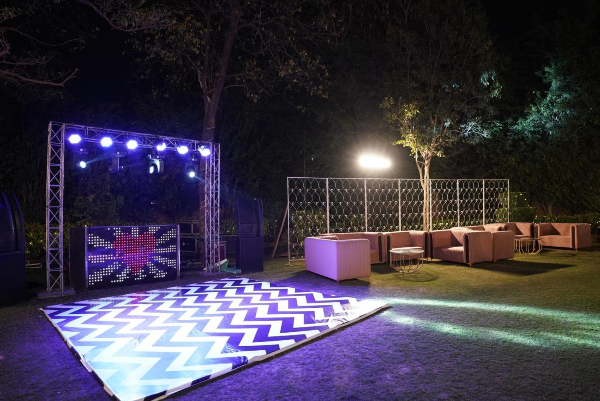 Goa Country Club Hotel Gurgaon Bagian luar foto
