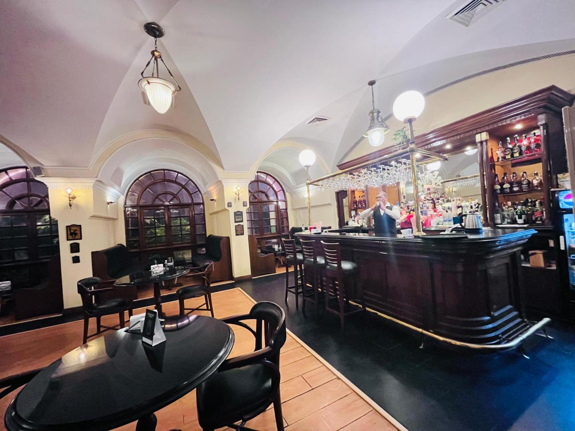 Goa Country Club Hotel Gurgaon Bagian luar foto